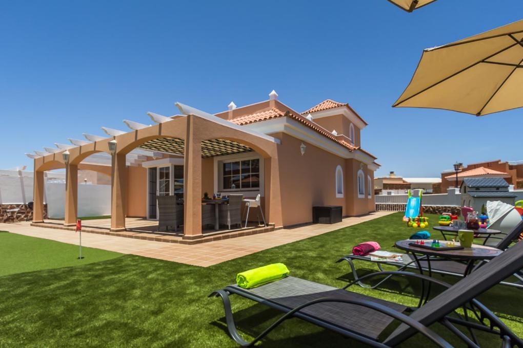 Perfect For Family Holidays With Private Pool, Near Beach And Golf- Villa Ashley Costa De Antigua Bagian luar foto
